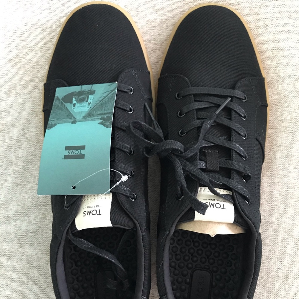 Men’s Toms Leandro NEW